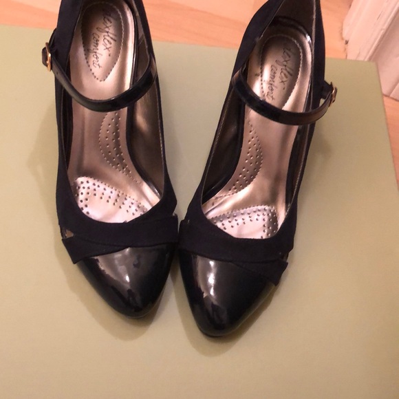 New navy bleue heels with strap - Picture 11 of 11